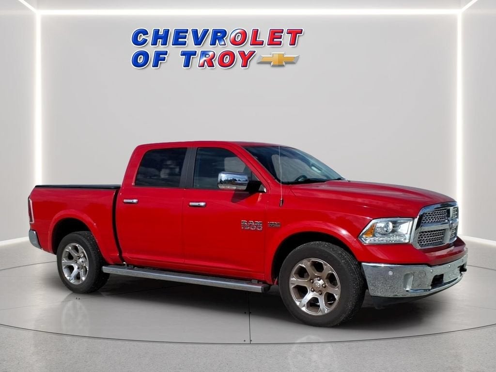2017 RAM 1500 Laramie Crew Cab 4x4 5'7" Box