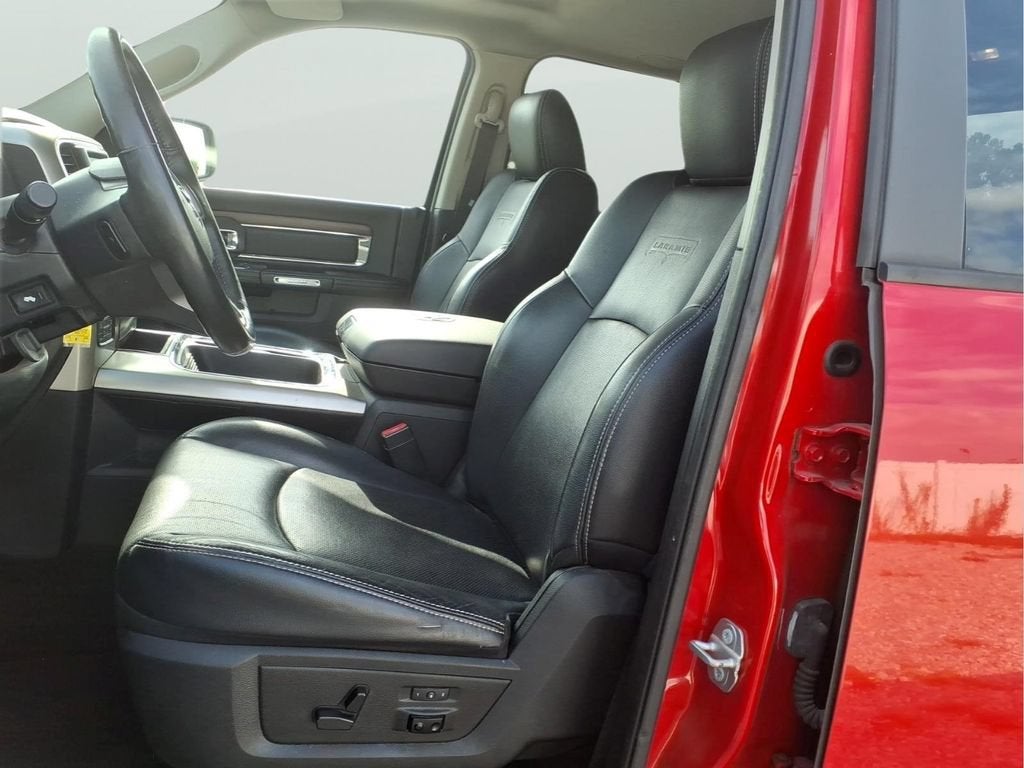 2017 RAM 1500 Laramie Crew Cab 4x4 5'7" Box