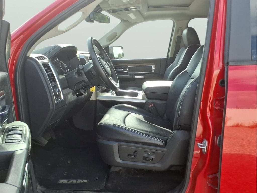2017 RAM 1500 Laramie Crew Cab 4x4 5'7" Box