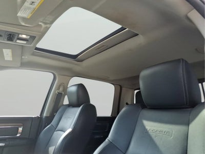 2017 RAM 1500 Laramie Crew Cab 4x4 5'7" Box