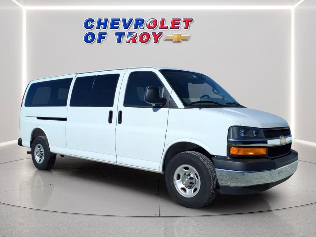 2025 Chevrolet Express Passenger 1LT