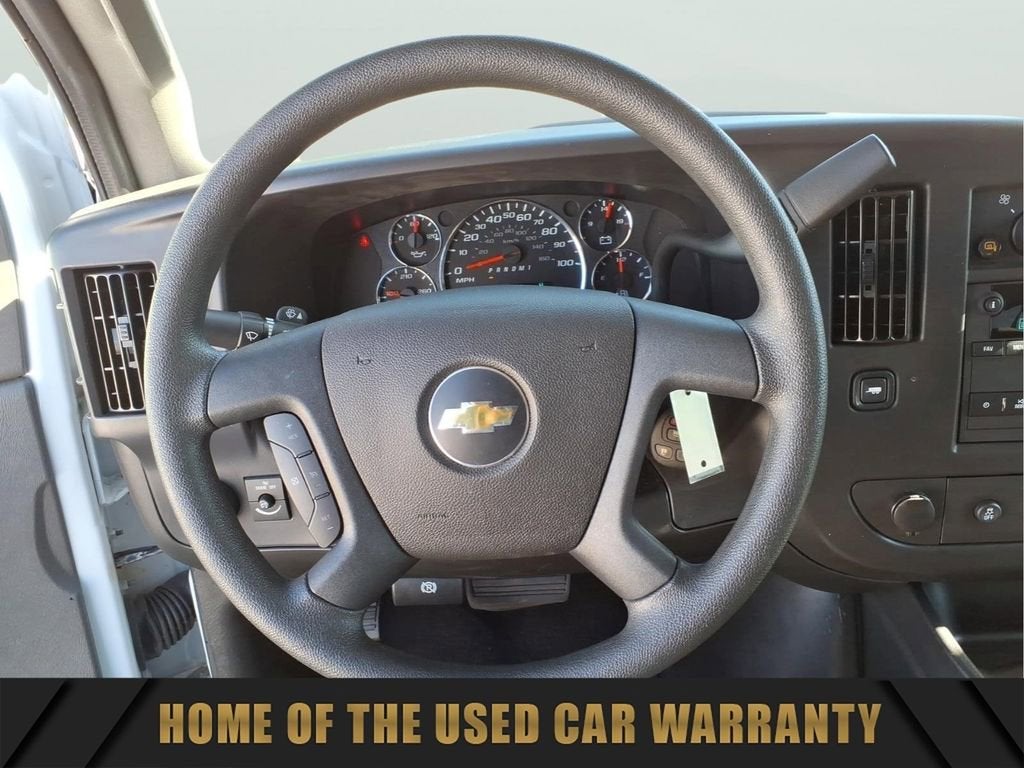 2025 Chevrolet Express Passenger 1LT