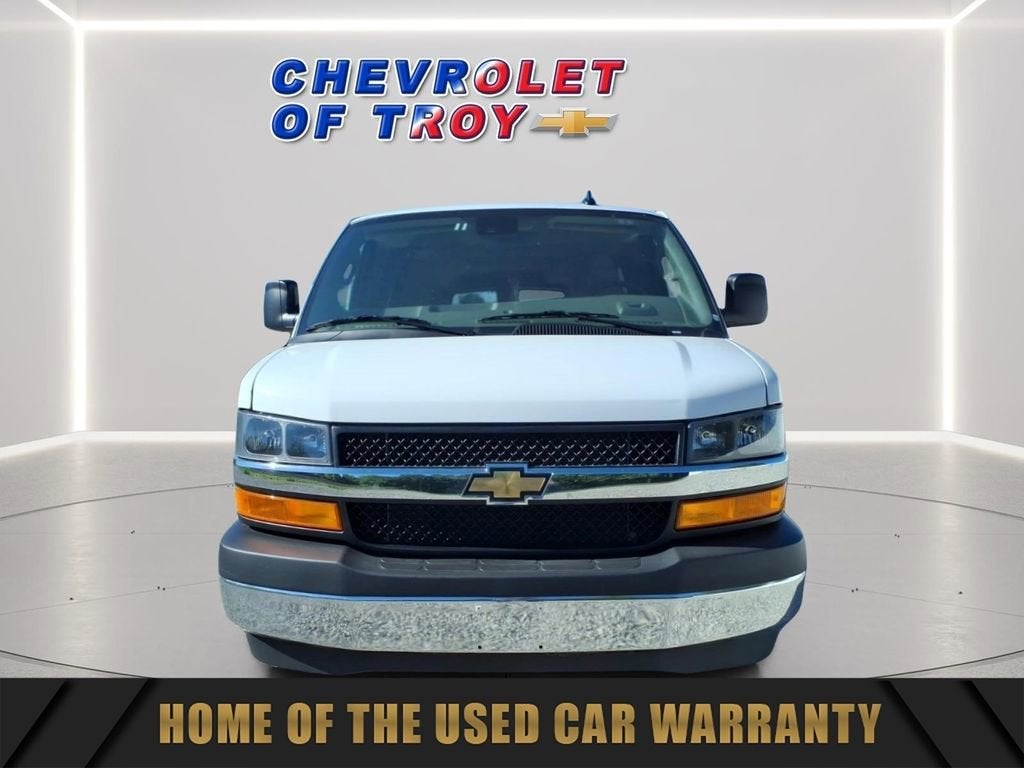 2025 Chevrolet Express Passenger 1LT