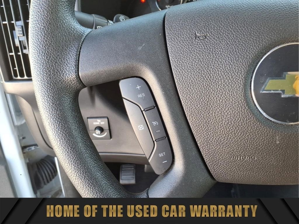 2025 Chevrolet Express Passenger 1LT