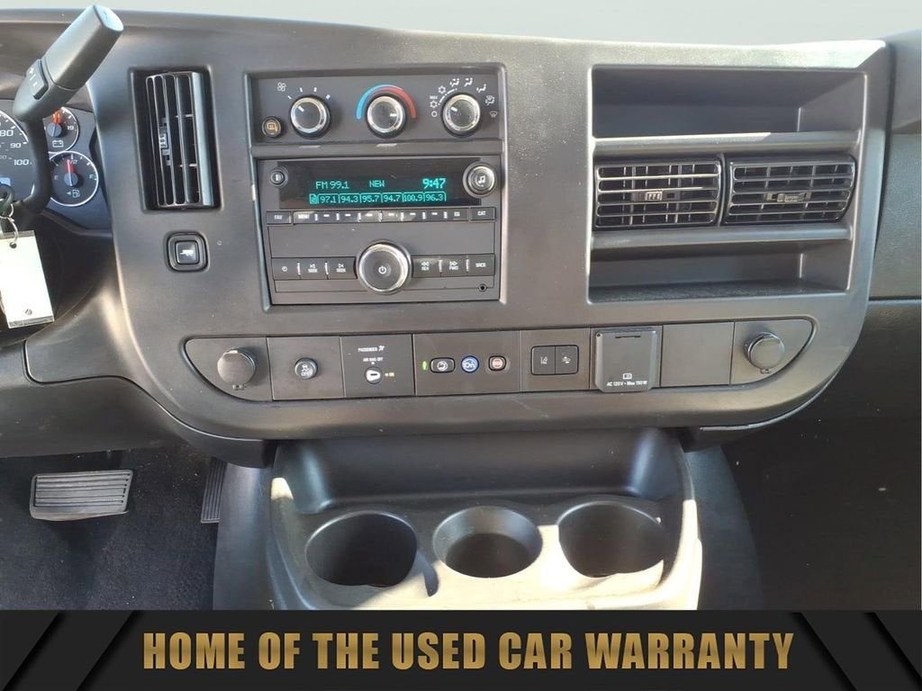 2025 Chevrolet Express Passenger 1LT