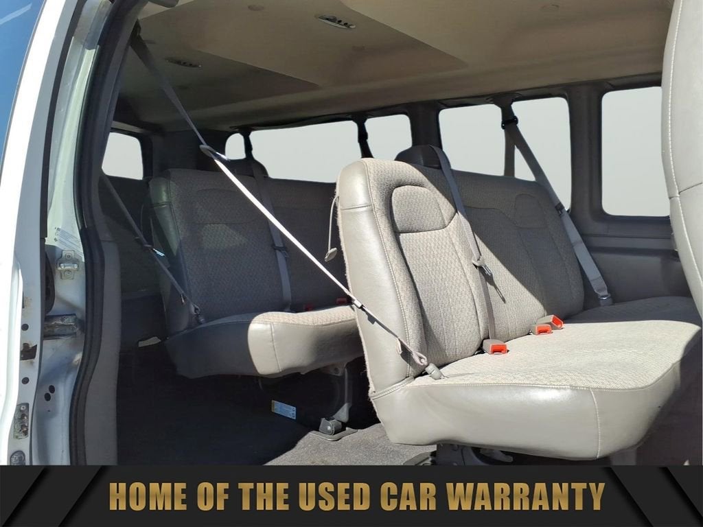 2025 Chevrolet Express Passenger 1LT