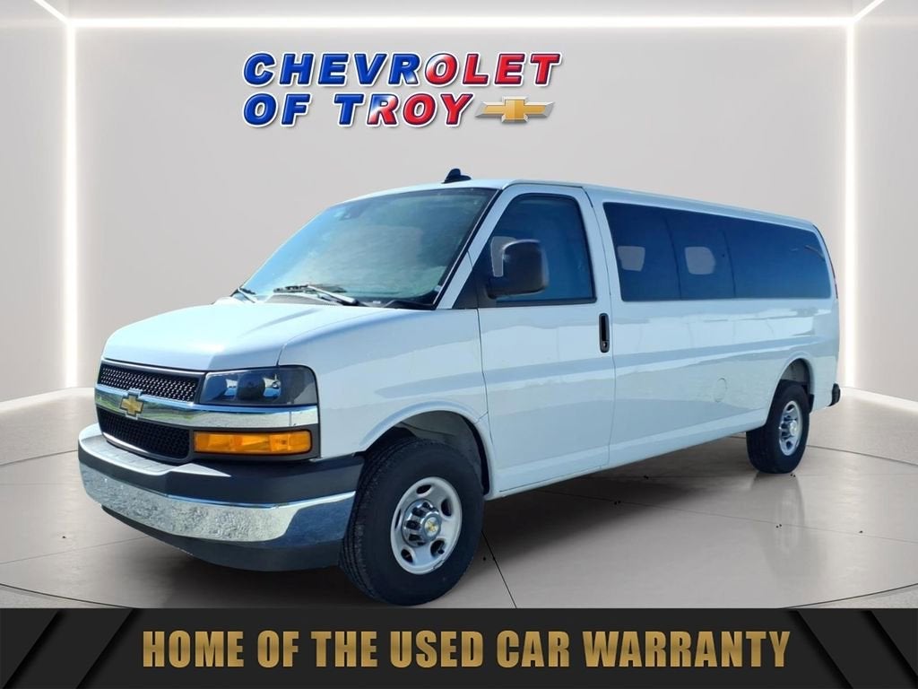 2025 Chevrolet Express Passenger 1LT