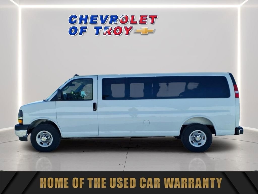 2025 Chevrolet Express Passenger 1LT