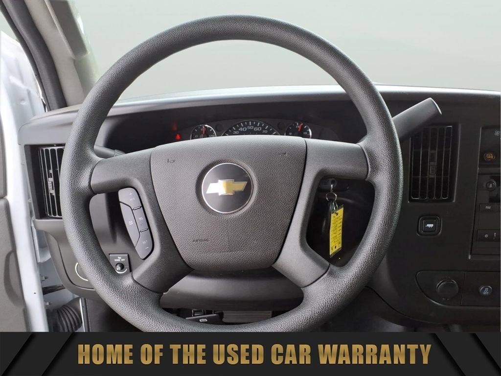 2025 Chevrolet Express Passenger 1LT