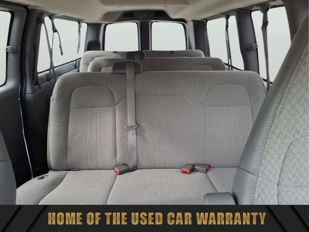 2025 Chevrolet Express Passenger 1LT