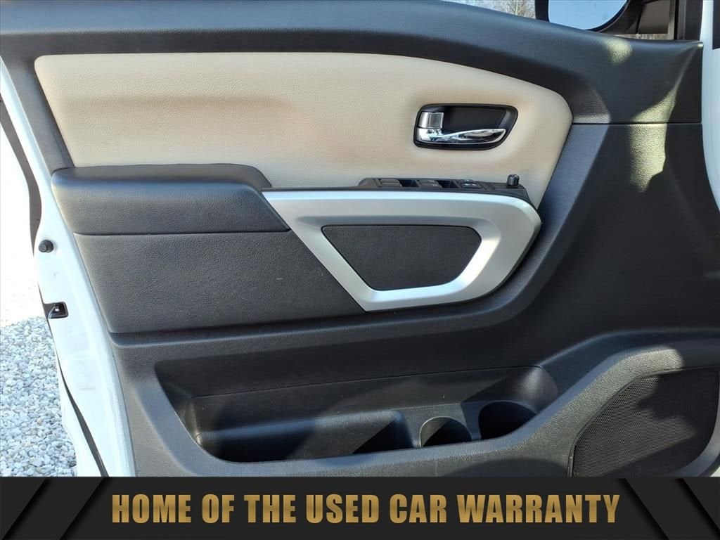 2017 Nissan Titan SV