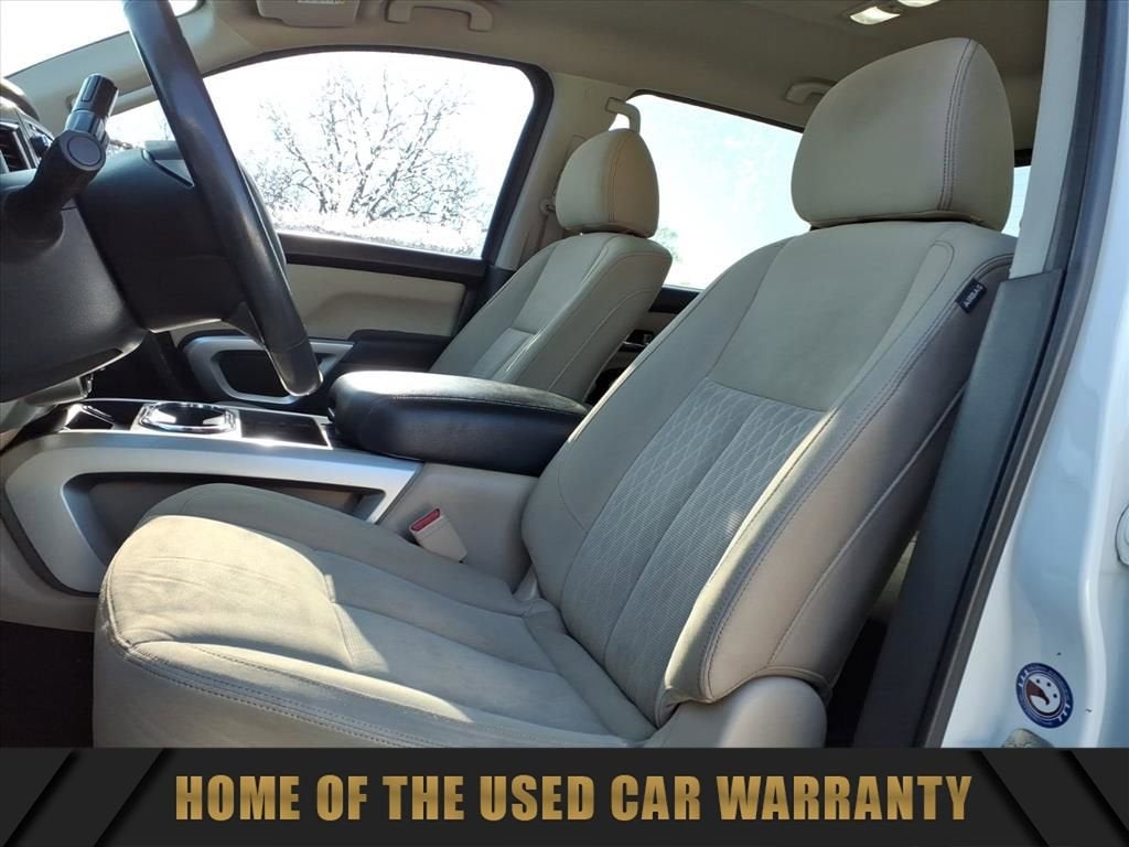 2017 Nissan Titan SV