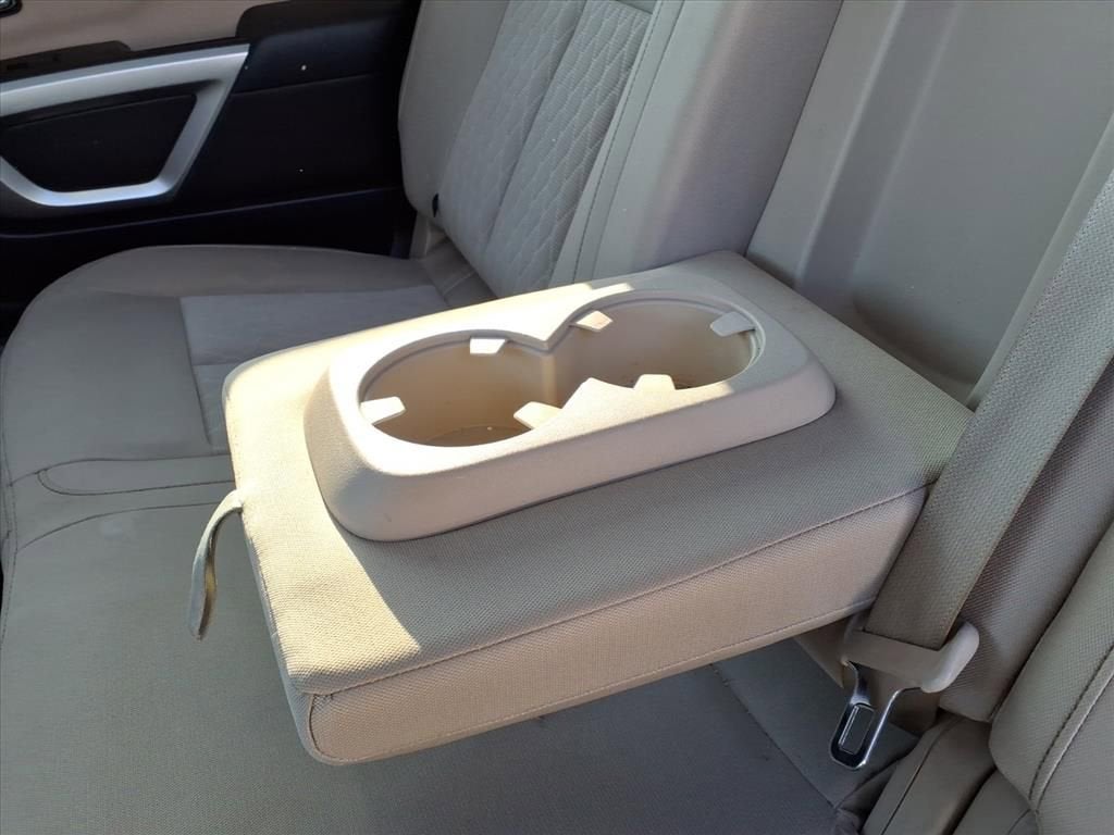 2017 Nissan Titan SV