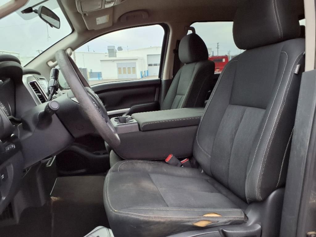 2017 Nissan Titan SV