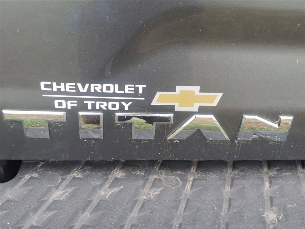 2017 Nissan Titan SV