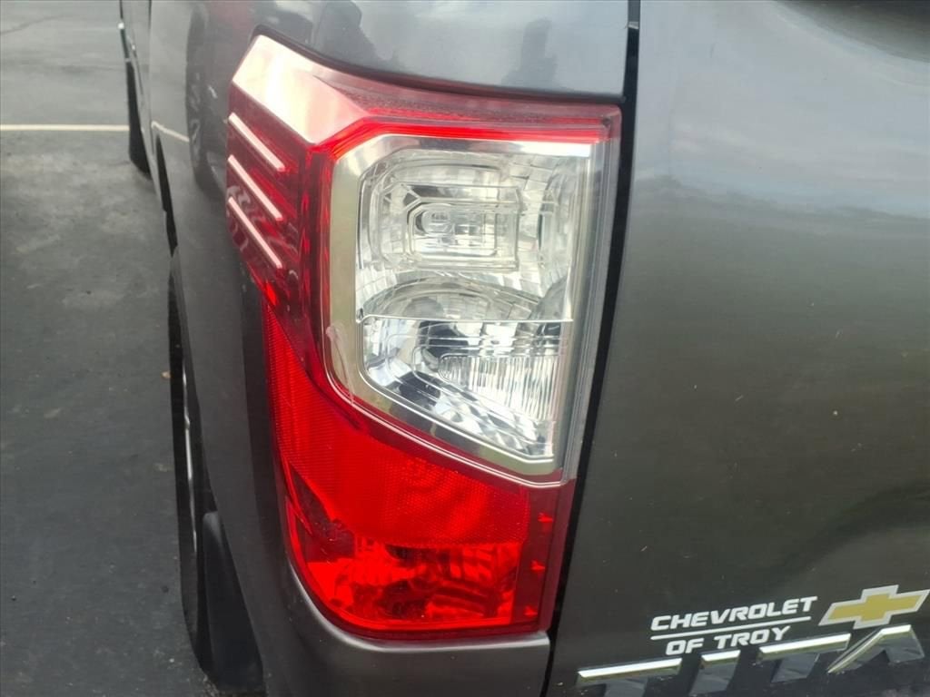 2017 Nissan Titan SV