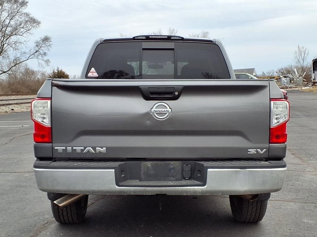 2017 Nissan Titan SV