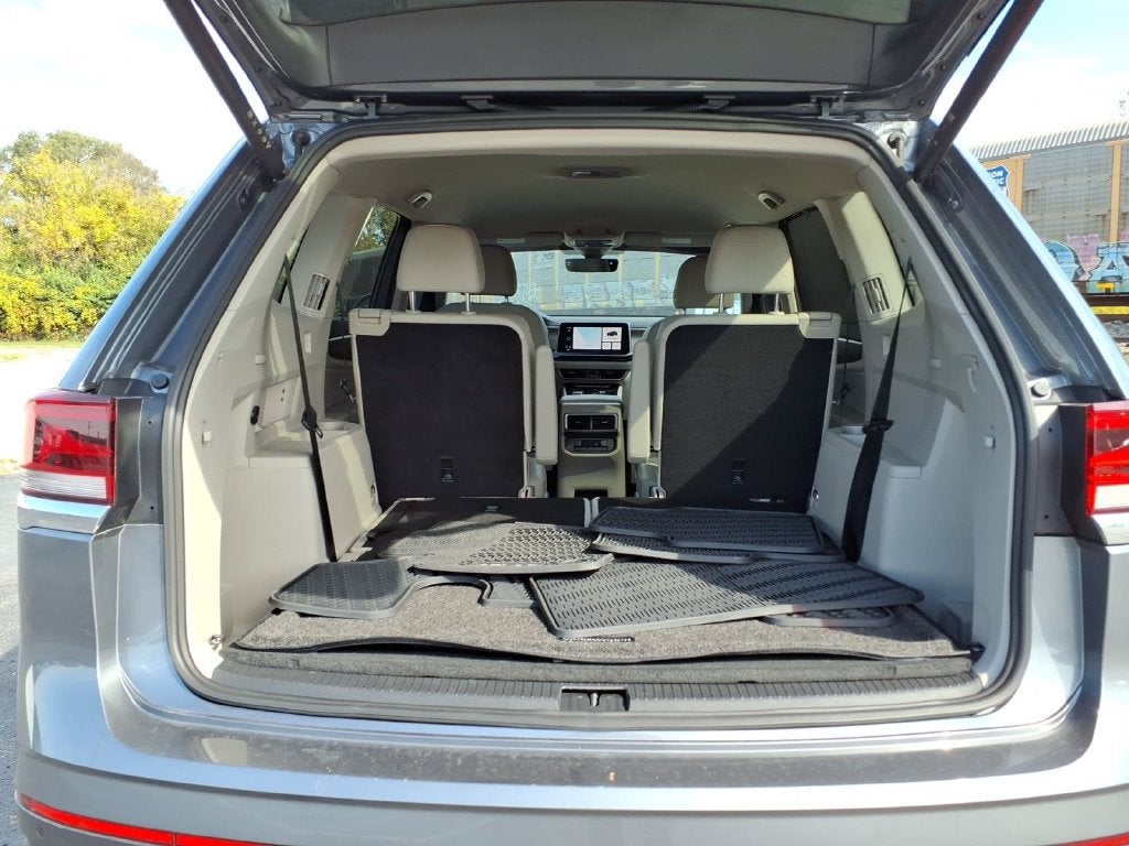2024 Volkswagen Atlas 2.0T SE w/Technology