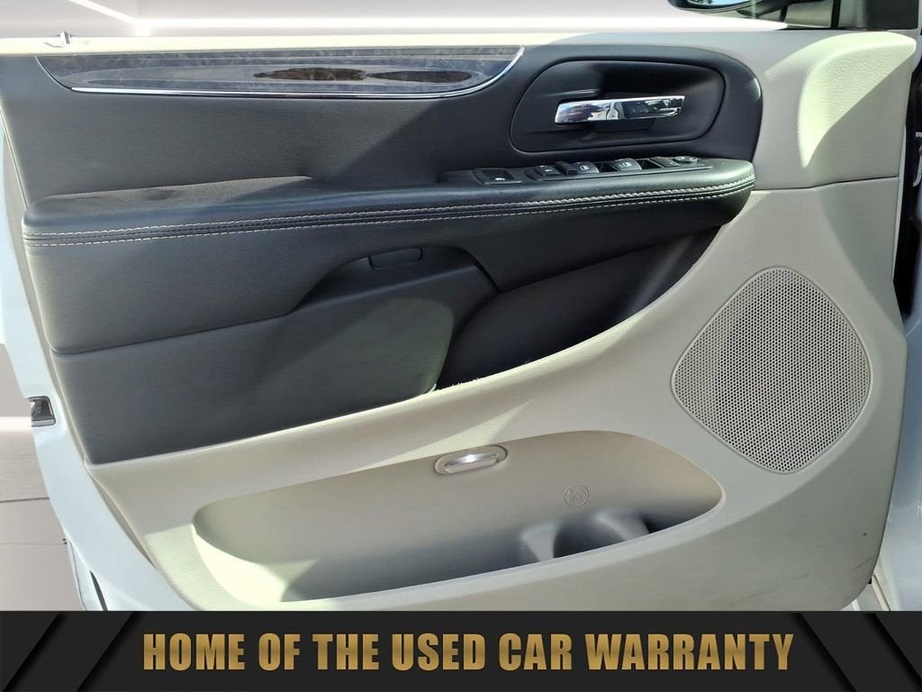 2014 Chrysler Town & Country Touring