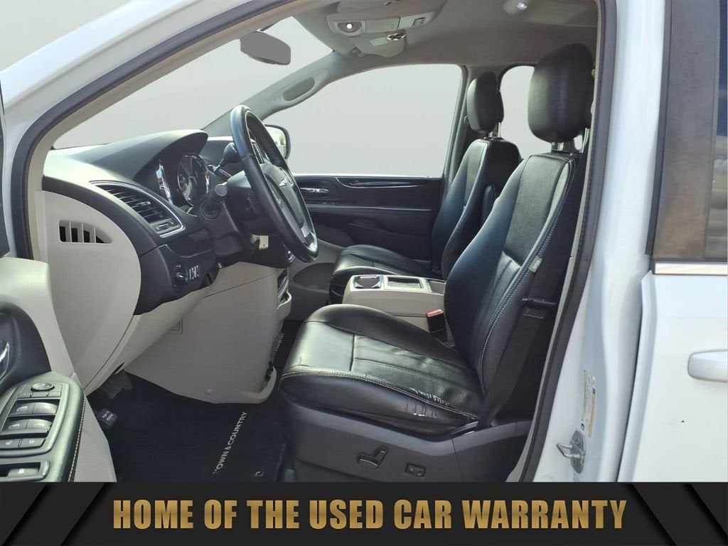 2014 Chrysler Town & Country Touring