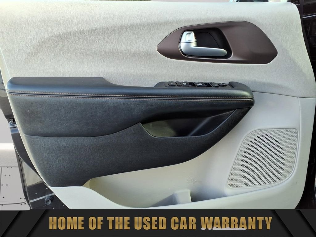 2017 Chrysler Pacifica Touring-L