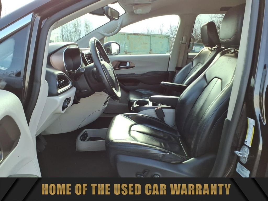 2017 Chrysler Pacifica Touring-L