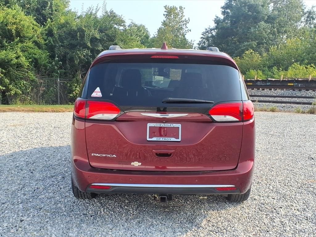 2017 Chrysler Pacifica Touring-L