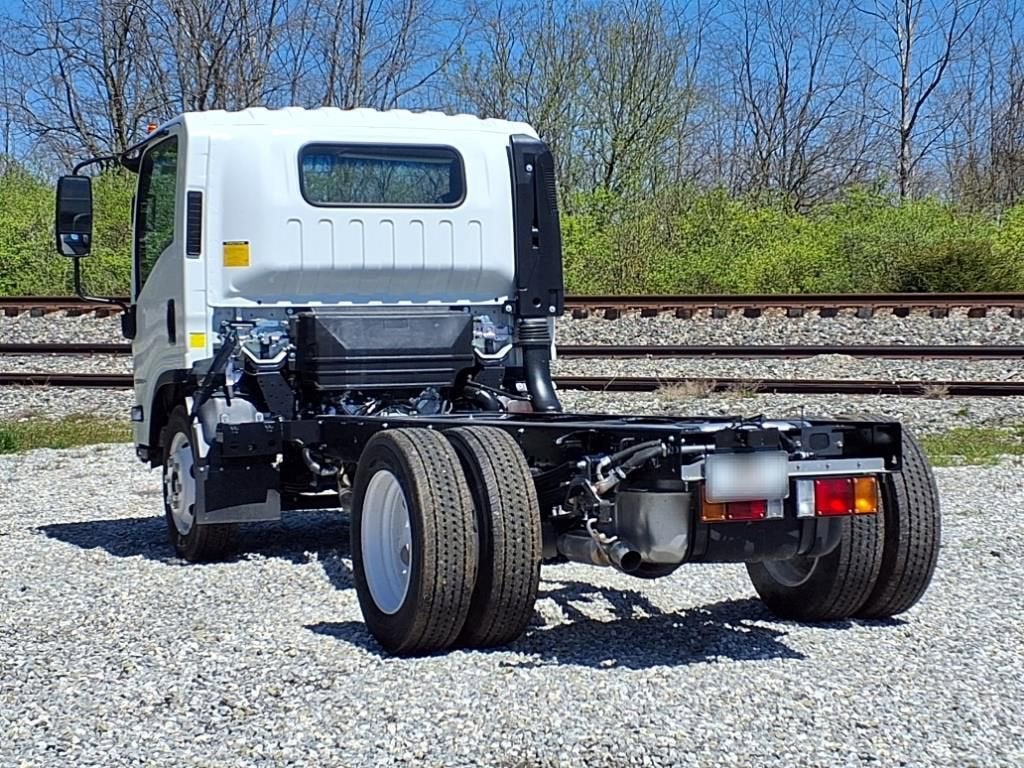 2025 Chevrolet Low Cab Forward 5500 HG MEDIUM ASH GRAY