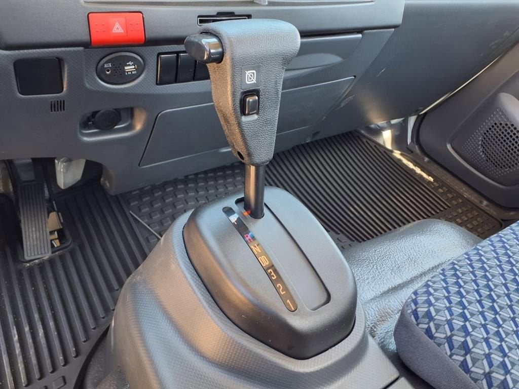 2025 Chevrolet Low Cab Forward 5500 HG MEDIUM ASH GRAY