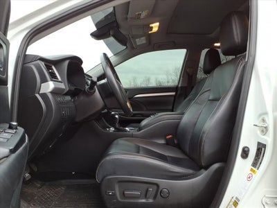 2019 Toyota Highlander SE