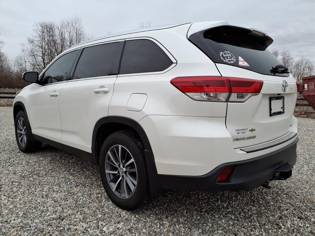 2019 Toyota Highlander SE