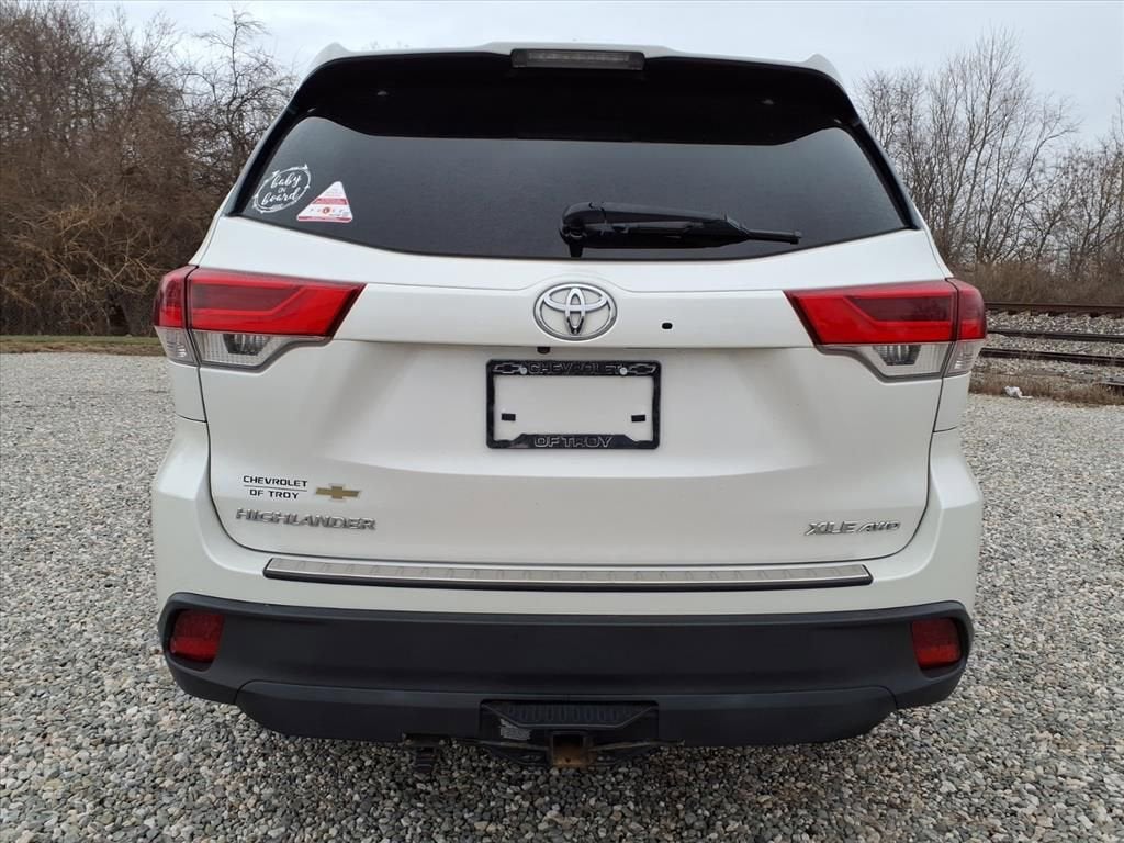 2019 Toyota Highlander SE