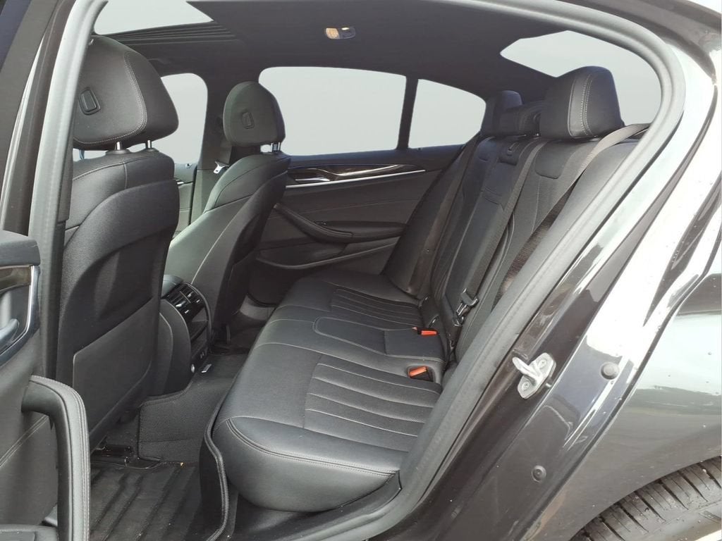2021 BMW 530i 530i